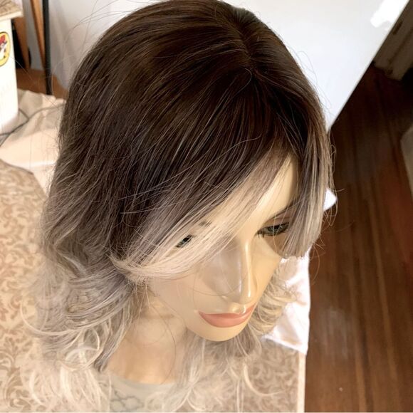 29” Brown Cream White Ombre Wig Wavy Bangs OSFA Adjustable Gorgeous - Picture 9 of 10